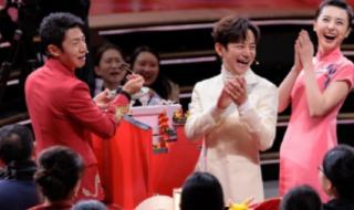 何炅撒贝宁元宵晚会坐一桌 何炅撒贝宁元宵晚会坐一桌